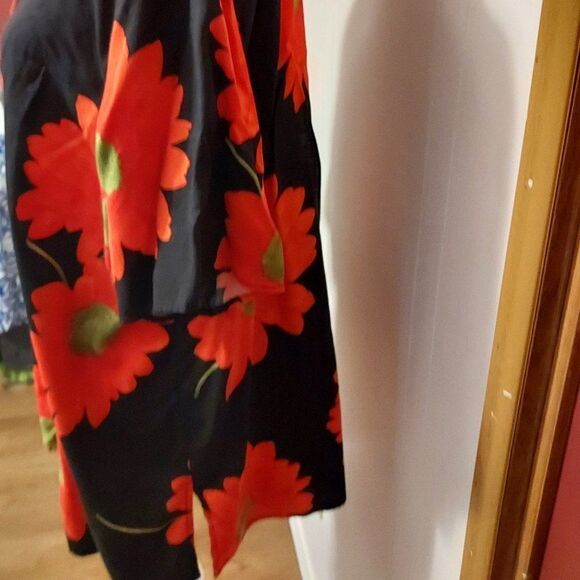 Expressions plus Excellent cond 24 1/2 inch arm pit to arm pit - Picture 3 of 5